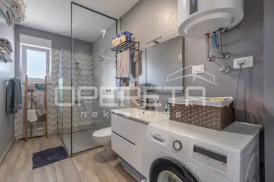House 130 m², Galižana - two residential units - 9