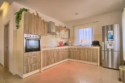 Villa 294 m², Svetvinčenat - beheizter Pool und Jacuzzi - 10