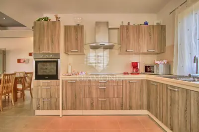 Villa 294 m², Svetvinčenat - beheizter Pool und Jacuzzi - 11