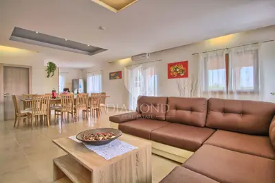 Villa 294 m², Svetvinčenat - beheizter Pool und Jacuzzi - 8