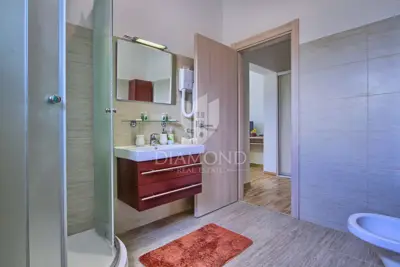 Villa 294 m², Svetvinčenat - beheizter Pool und Jacuzzi - 16