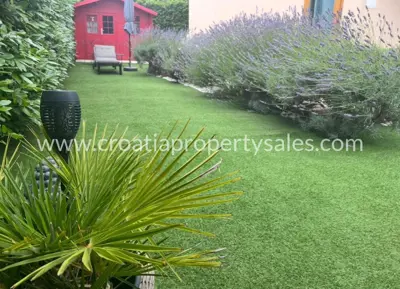 Vila 222 m², Brač - bazen i mirno okruženje - 17