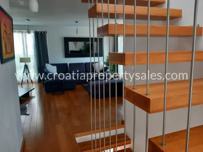 Vila 222 m², Brač - bazen i mirno okruženje - 8