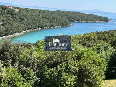 Istra, Duga Uvala 1. Reihe zum Meer