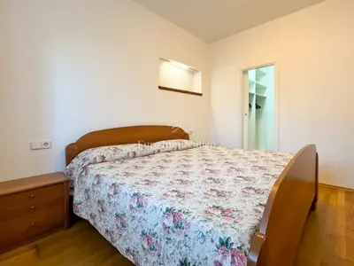 Istra - kuća s tri etaže i prostranom okućnicom - 15