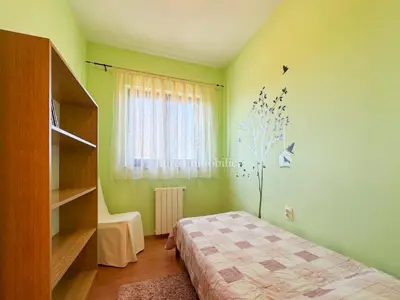 Istra - kuća s tri etaže i prostranom okućnicom - 6