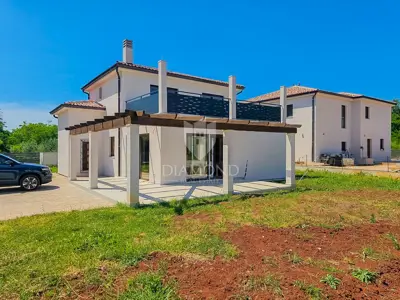 Haus 130 m², Buje - modern mit Pool