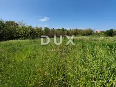 Baugrundstück, Privlaka - ruhiger Teil, 750 m vom Strand