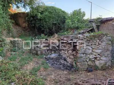 Zwei Steinhäuser auf Bauland in Nerežišća - 12