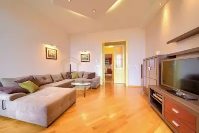Stan 84,80 m², Belveder Rijeka - 2S+DB, renoviran