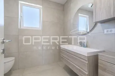 Stan 95,80 m², Rovinj - južna orijentacija i 2 balkona - 9