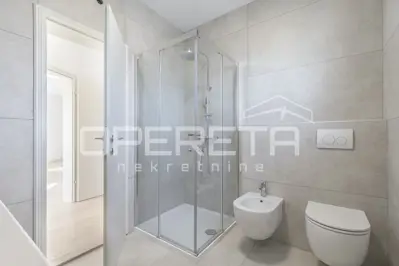 Stan 95,80 m², Rovinj - južna orijentacija i 2 balkona - 7