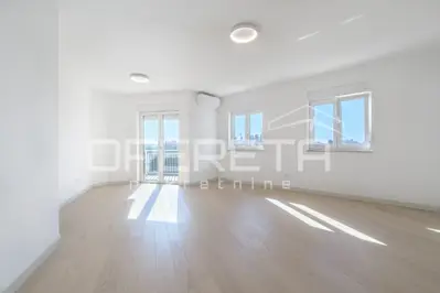 Stan 95,80 m², Rovinj - južna orijentacija i 2 balkona - 2
