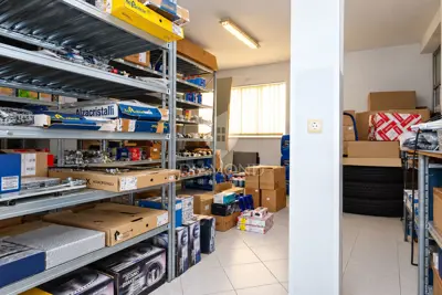 Poslovni prostor 123 m², Pula Centar - izlog i 2 parkirna mjesta - 3