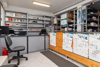 Poslovni prostor 123 m², Pula Centar - izlog i 2 parkirna mjesta - 2