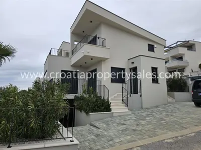 Haus, Split, 182 m², 1 300 000 €
