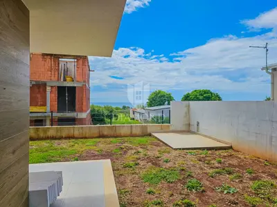 Stan 93 m², Savudrija - 3 spavaće sobe, 2 kupaonice - 2