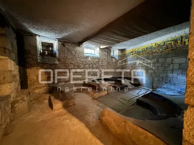 Gewerbefläche 142 m², Pula-Arsenal, ruhige Lage