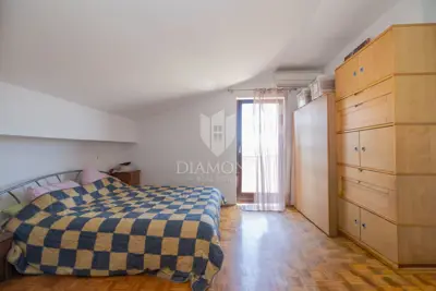PRILIKA! Rovinj, dvoetažni stan na odličnoj lokaciji blizu grada i pla - 4