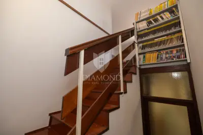 PRILIKA! Rovinj, dvoetažni stan na odličnoj lokaciji blizu grada i pla - 10