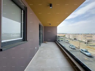 Wohnung 112 m², Pula Centar, Neubau und 2 Terrassen