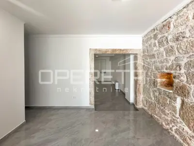 House 200 m², Šibenik - residential and commercial space - 13