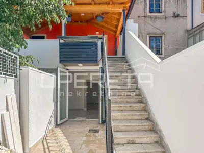 House 200 m², Šibenik - residential and commercial space - 16