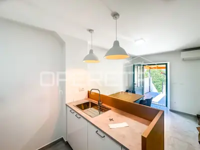 House 200 m², Šibenik - residential and commercial space - 2
