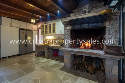 Villa on the island of Brač, first row to the sea and complete privacy - 12