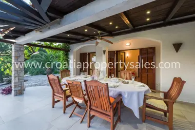 Villa on the island of Brač, first row to the sea and complete privacy - 19