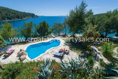 Villa on the island of Brač, first row to the sea and complete privacy - 3