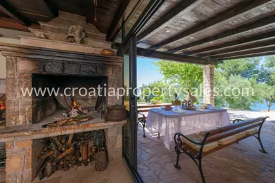 Villa on the island of Brač, first row to the sea and complete privacy - 17
