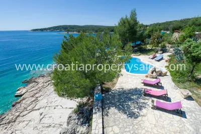 Villa on the island of Brač, first row to the sea and complete privacy - 2
