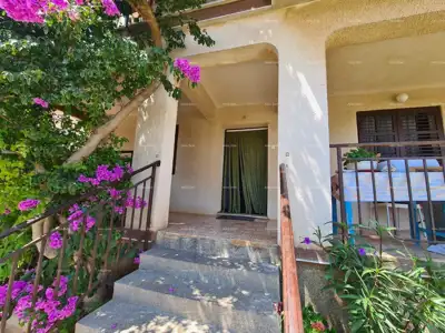 Prodaja kuće s dvije stambene jedinice, pomoćnim objektom i garažom, Ližnjan! - 13