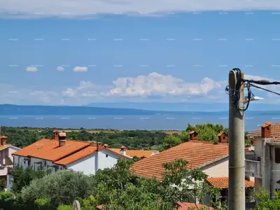 Prodaja kuće s dvije stambene jedinice, pomoćnim objektom i garažom, Ližnjan!