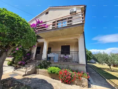 Prodaja kuće s dvije stambene jedinice, pomoćnim objektom i garažom, Ližnjan! - 5