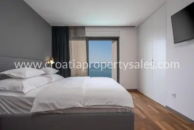 Vila 210 m², Omiš - panoramski pogled na more - 15
