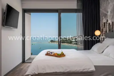 Vila 210 m², Omiš - panoramski pogled na more - 13