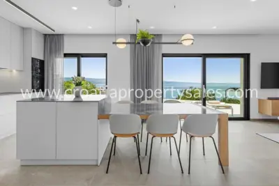 Vila 210 m², Omiš - panoramski pogled na more - 6