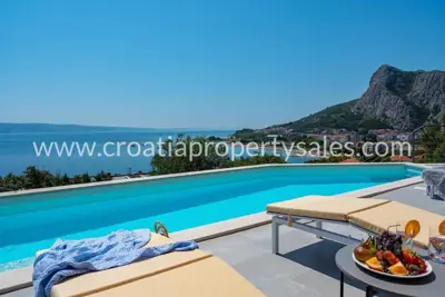 Vila 210 m², Omiš - panoramski pogled na more - 2