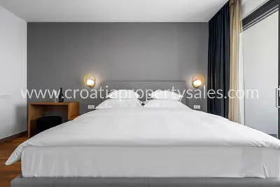 Vila 210 m², Omiš - panoramski pogled na more - 16