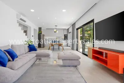 Vila 210 m², Omiš - panoramski pogled na more - 9