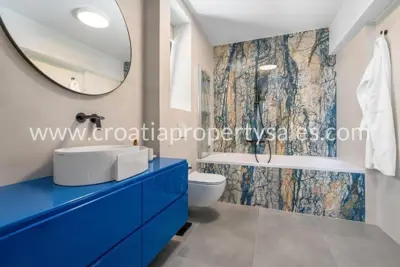 Vila 210 m², Omiš - panoramski pogled na more - 14