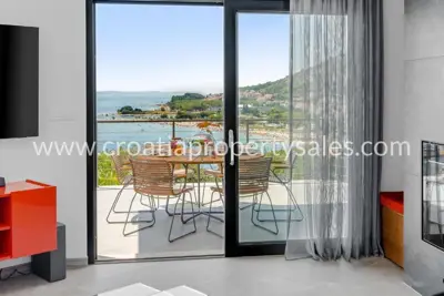 Vila 210 m², Omiš - panoramski pogled na more - 8