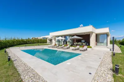 Haus 341 m², Brtonigla - Pool und Wellness