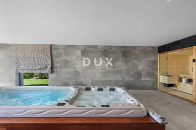 House 341 m², Brtonigla - pool and wellness - 16