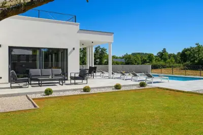 Villa 186 m², Svetvinčenat - Pool und Nebengebäude - 20