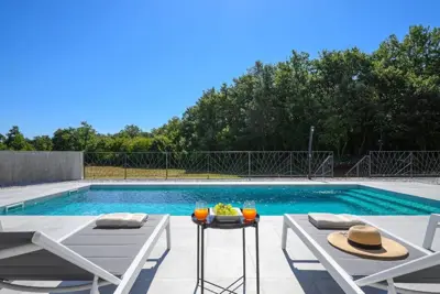 Villa 186 m², Svetvinčenat - Pool und Nebengebäude - 7