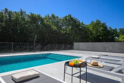 Villa 186 m², Svetvinčenat - Pool und Nebengebäude - 12