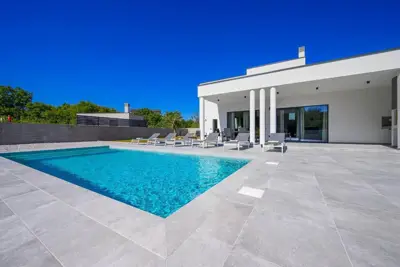 Villa 186 m², Svetvinčenat - Pool und Nebengebäude - 5